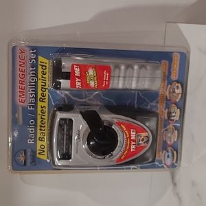 Emergency radio/ flashlight